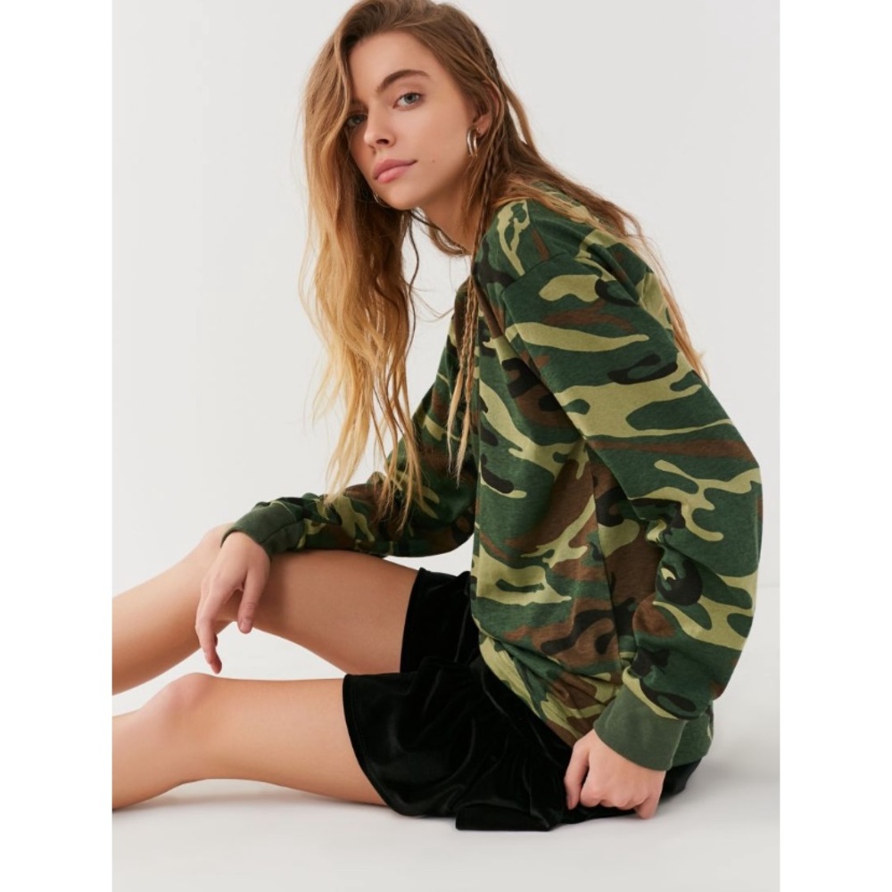 Urban Outfitters Vintage Camo Long Sleeve